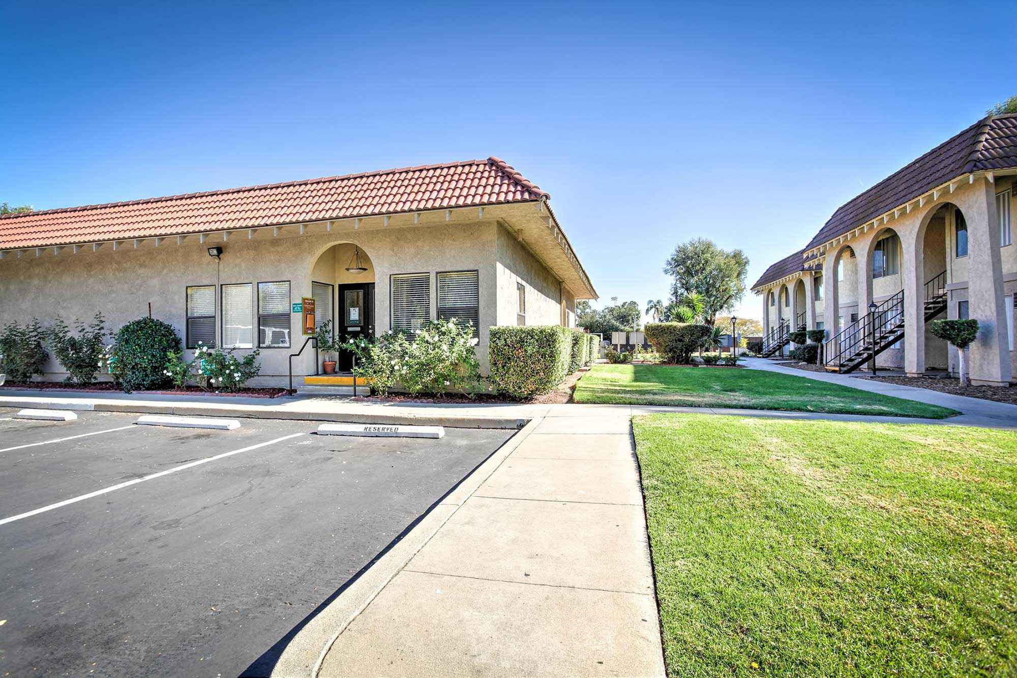 leasing office entry at Shadow Mountain